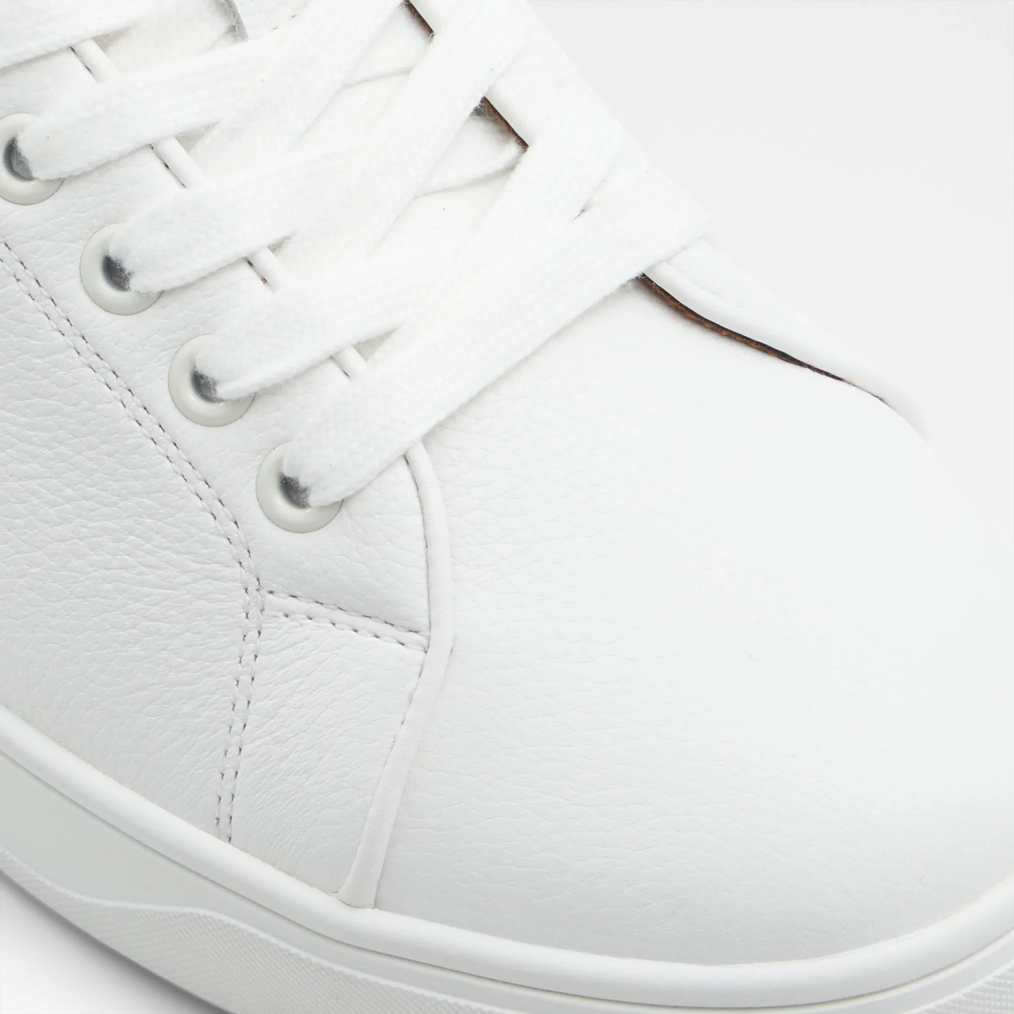 Alastor / Sneakers