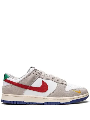 Nike Dunk Low sneakers